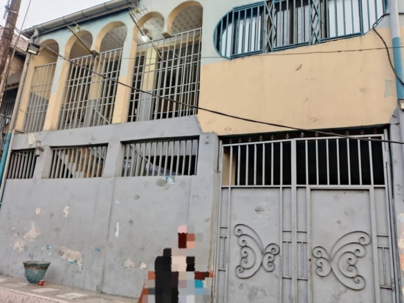 Immeuble d'un niveau à vendre à Matete (Réf. Amos Mbayo) 8 scaled 1005220244