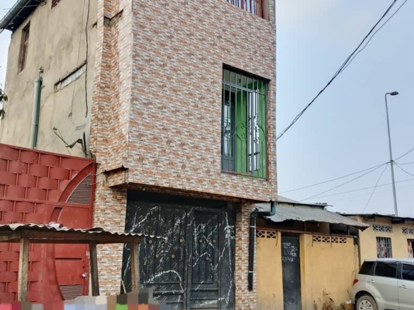 Immeuble à vendre à Matete 4 scaled 1005246960