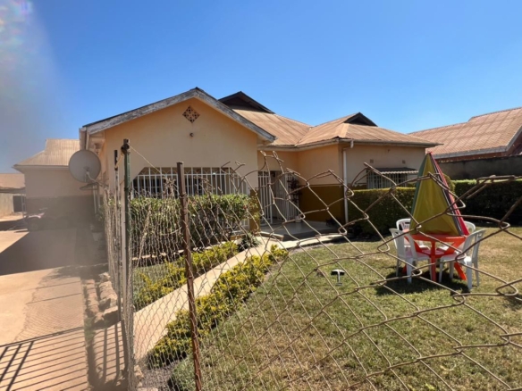 Maison à vendre ville de Lubumbashi sur Golf malela 46 Maison à vendre