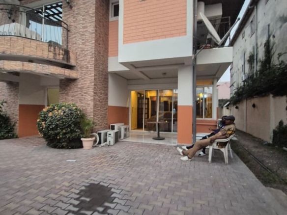 Parcelle à Vendre à Gombe macadam ront point Safricas 24 Parcelle