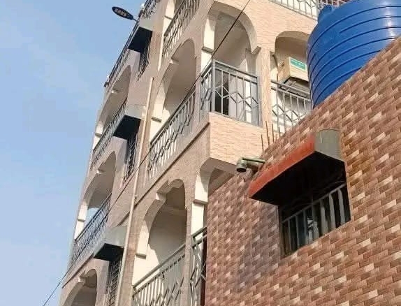 Vente d’un immeuble à Gombe zone a 8 scaled 1000108904