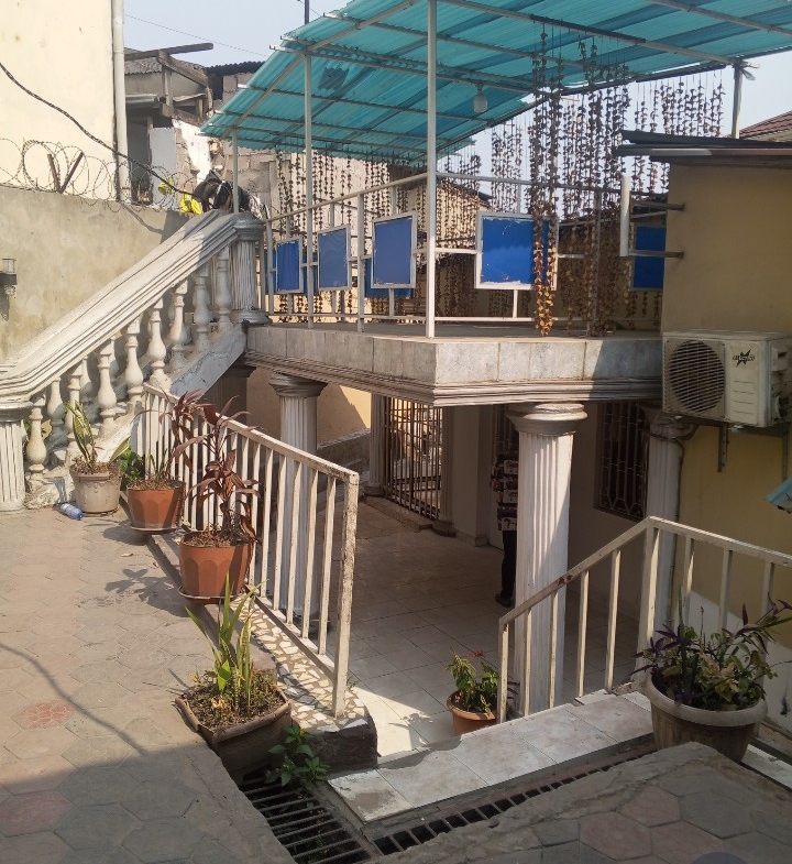 scaled_1000506416