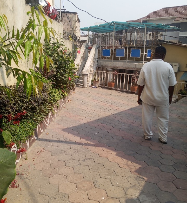 scaled_1000506422