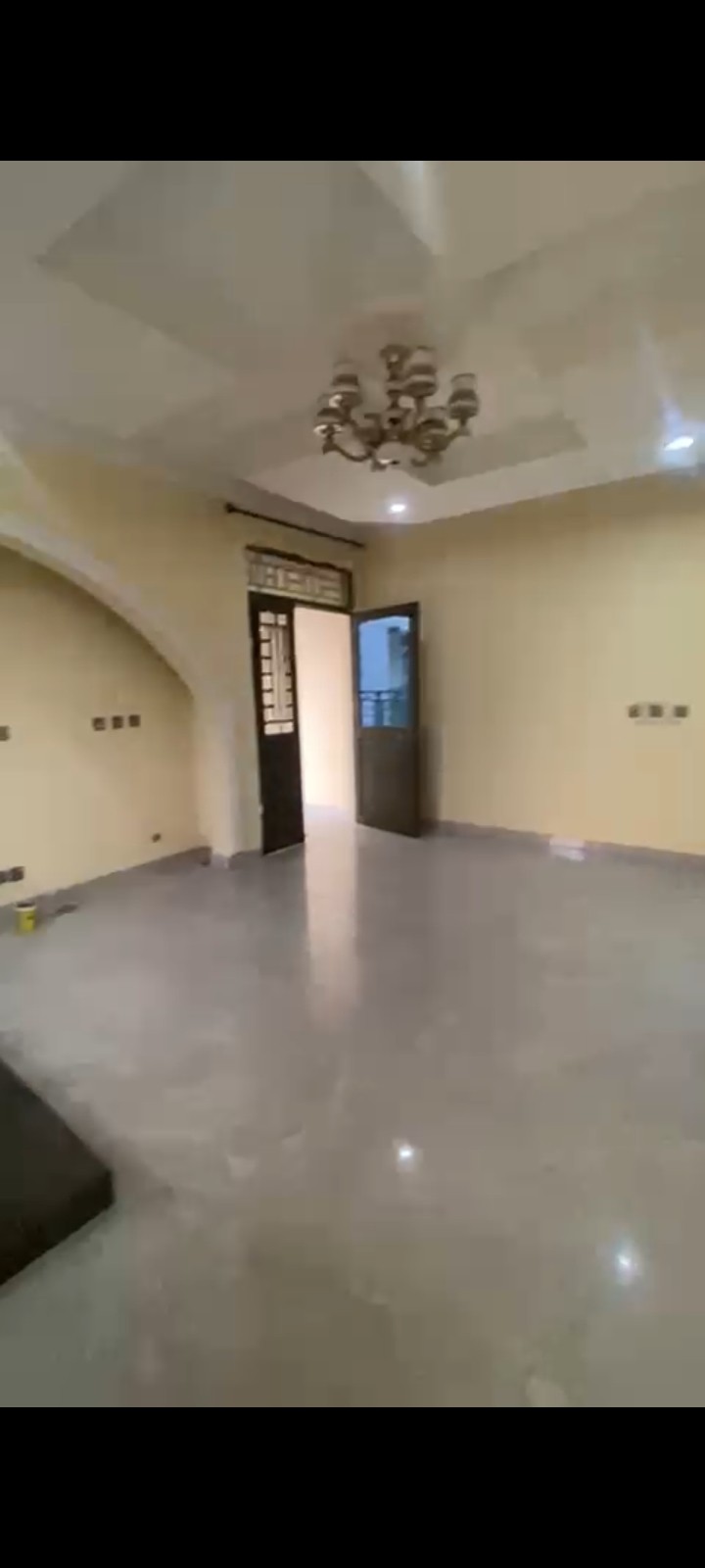 scaled_1000508087