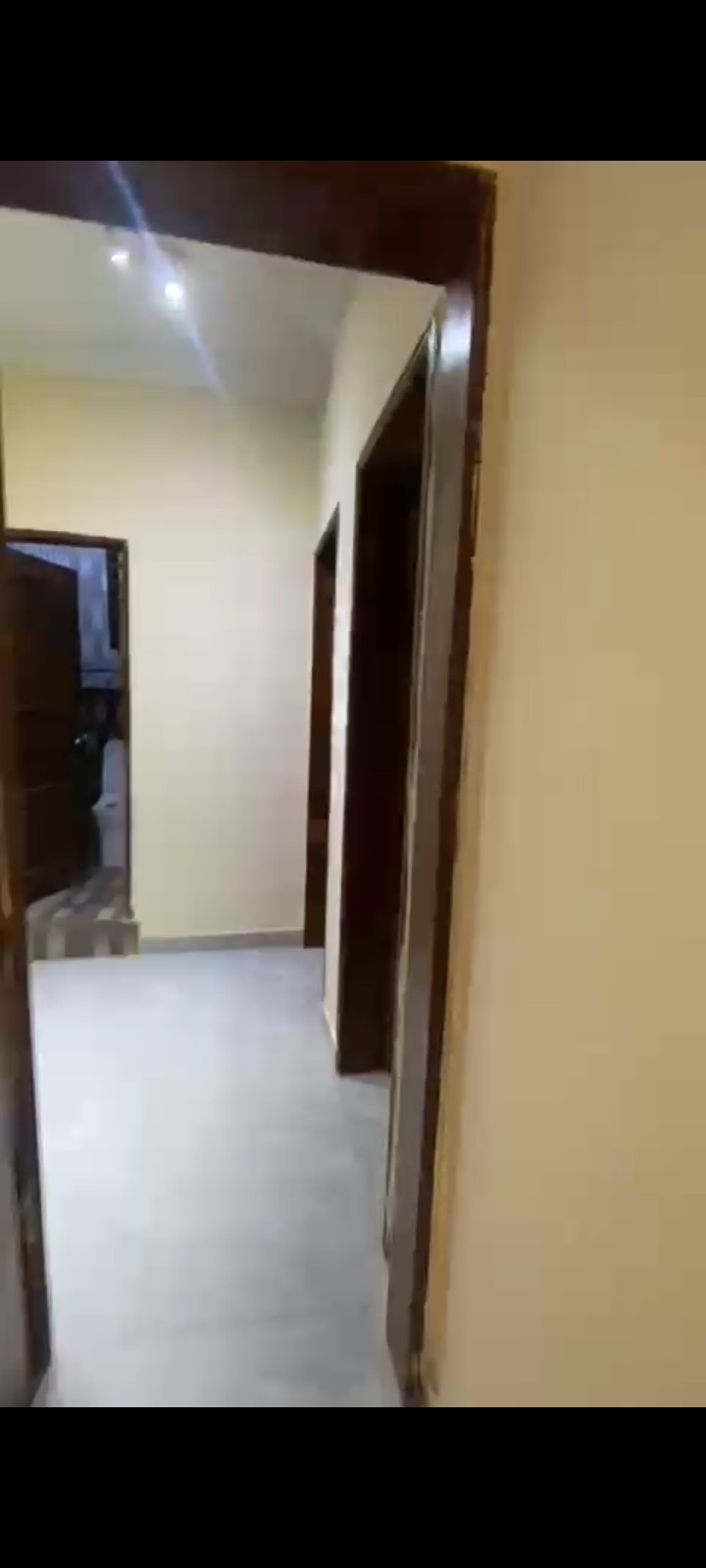 scaled_1000508110