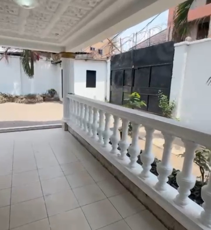 scaled_1000517179 villa