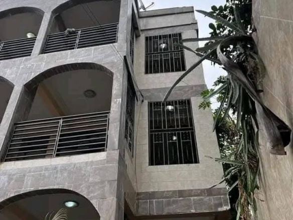 Magnifique appartement mise en location au rez-de-chaussée dans la commune de Ngaliema quartier Ma campagne. 30 scaled 1000523546