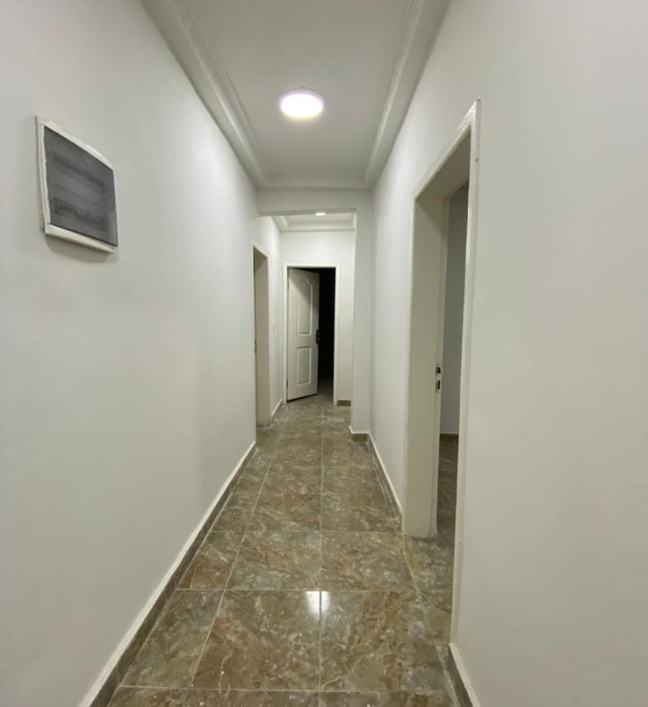 scaled_1000523566