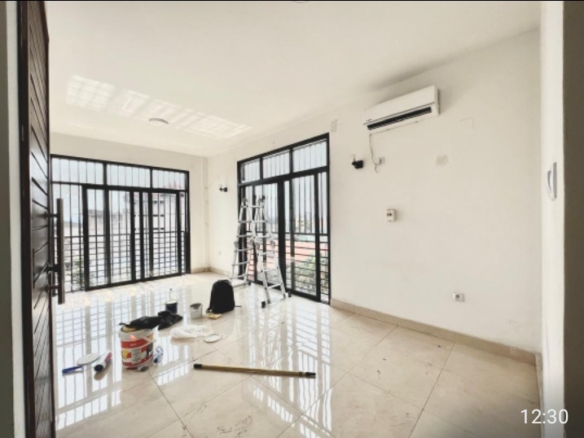 Bel appartement nouvellement construit mise en vente dans la commune de Kintambo non loin de Mont Fleury 3 scaled 1000523599