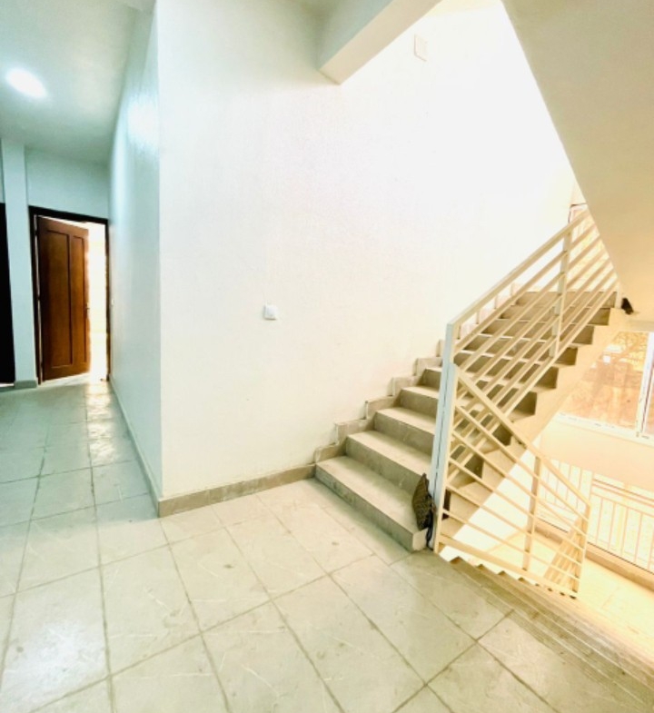 scaled_1000523644