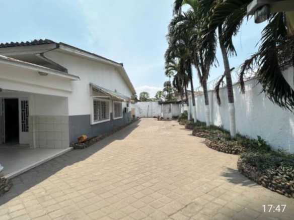 Superbe villa mise en location dans la commune de Kintambo 9 scaled 1000523870