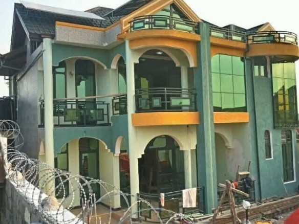 JOLIE MAISON MISE EN VENTE A GOMA EN RDC 2 scaled 1000526206