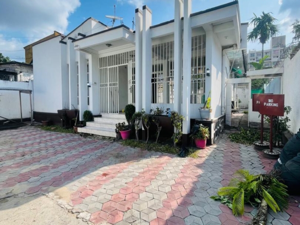 magnifique villa mise en location a ngaliema GB 17 villa