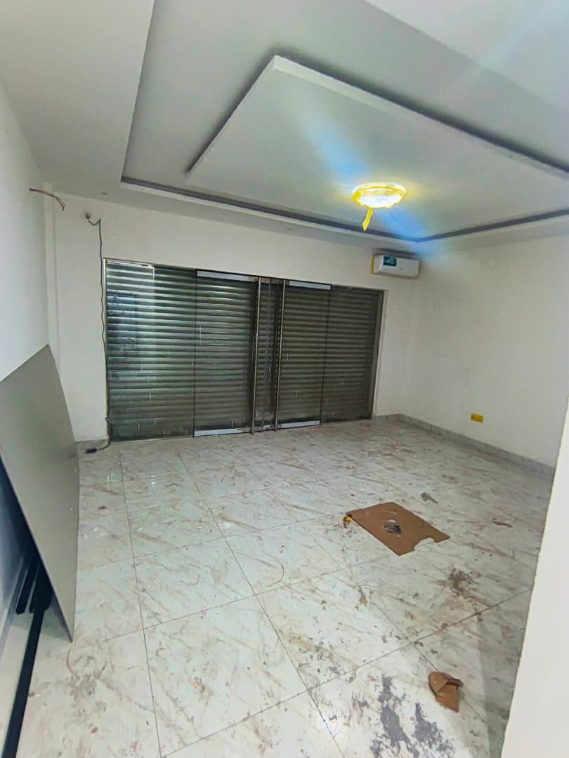 local commercial mise en location