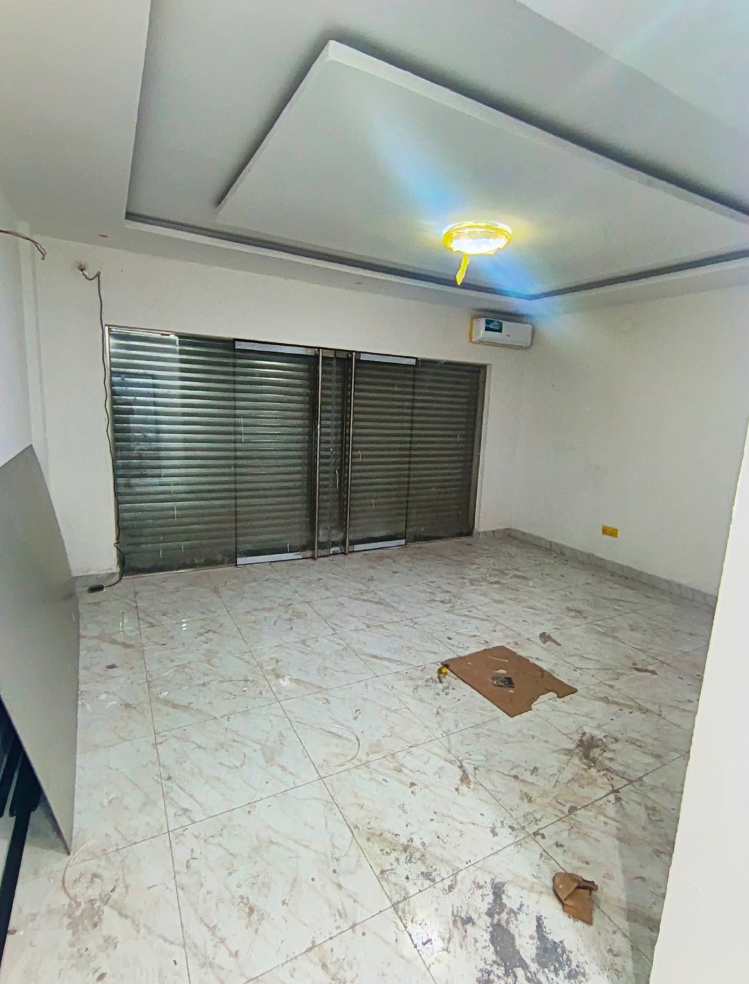 local commercial mise en location