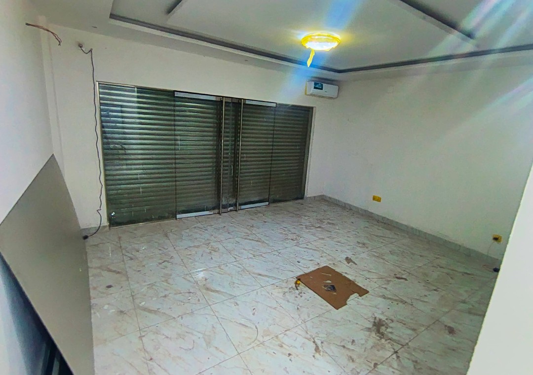 local commercial mise en location