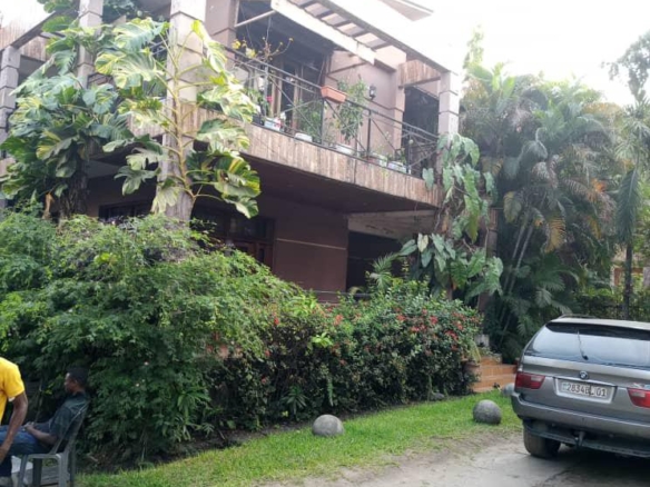 LOCATION D'UN MAGNIFIQUE APPARTEMENT À NGALIEMA/ ÉCURIES 18 scaled 1001668534