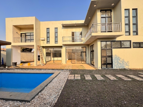 MAISON À VENDRE DANS LA VILLE DE LUBUMBASHI QUARTIER GOLF LE BATTANT 50 scaled 1004665933