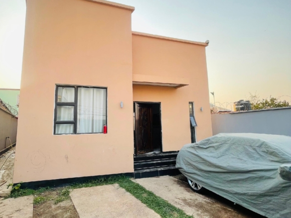 MAISON À VENDRE DANS LA VILLE DE LUBUMBASHI QUARTIER GOLF LE BATTANT RIVER SIDE 40 scaled 1005066012
