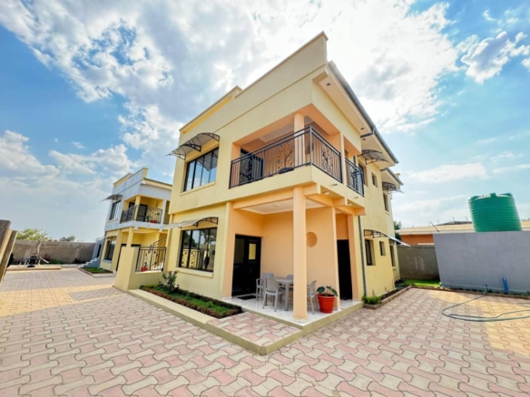 APPARTEMENT MEUBLÉ MISE EN LOCATION DANS LA VILLE DE LUBUMBASHI QUARTIER GOLF KABULAMESHI 11 scaled 1005066258