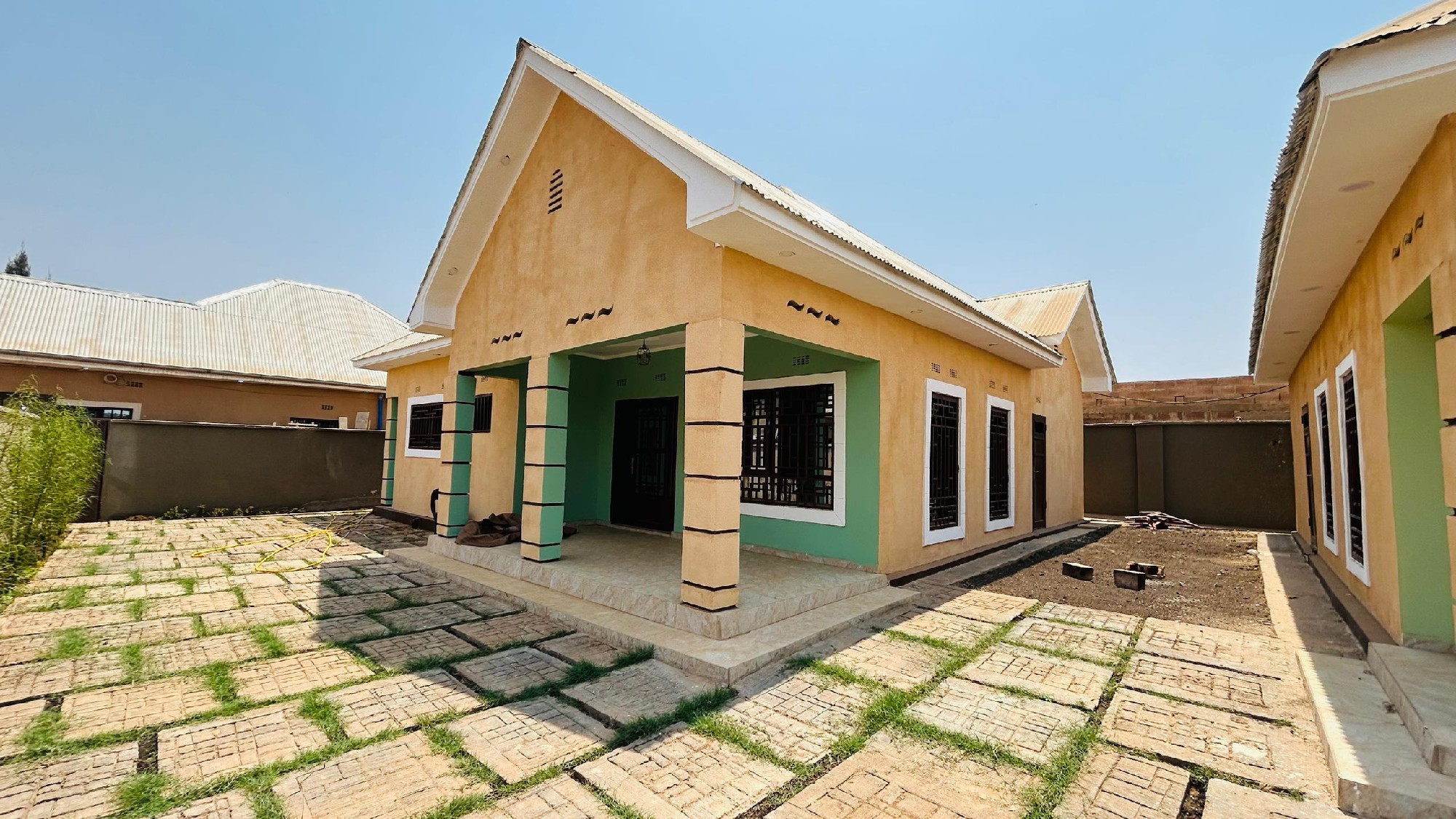 MAISON À LOUÉ