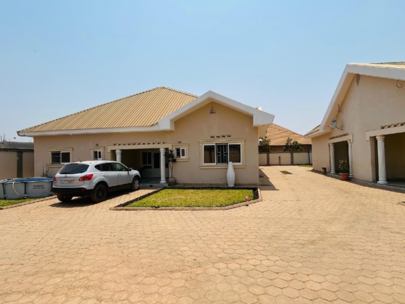 MAISON À LOUÉ DANS LA VILLE DE LUBUMBASHI QUARTIER GOLF FAUSTIN 9 MAISON