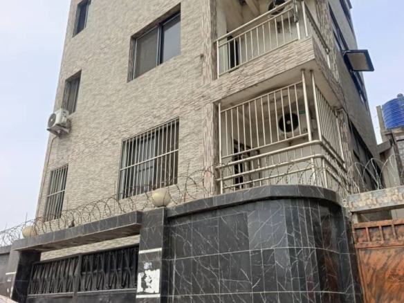 Vente Parcelle Mixte avec Immeuble et Maison Basse – Barumbu À proximité du goudron 10 scaled 1005266346