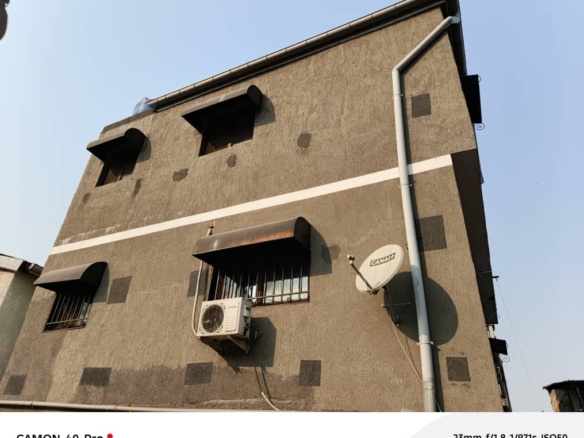 Immeuble de deux niveau en Vente à Bandalungwa (Bisengo) 44 scaled 1005287822