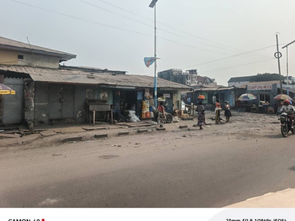 Vente parcelle stratégique à Kasavubu (Birmanie sport) - sur macadam 12 scaled 1005299976