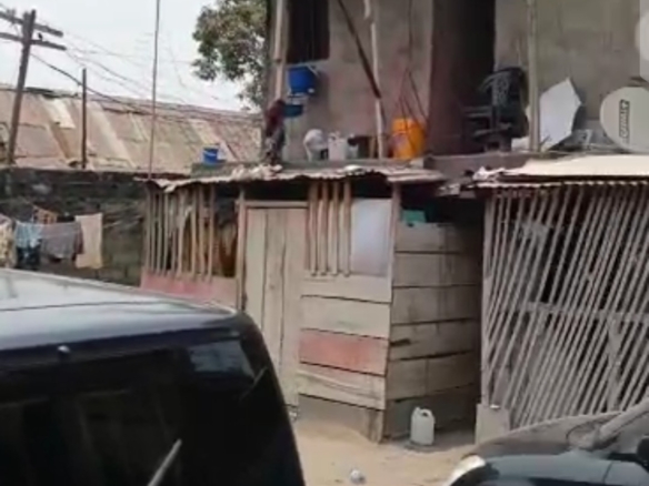 Parcelle à vendre avec bâtiment à rénover ou démolir à Ngaliema Quartier GB 44 Parcelle à vendre