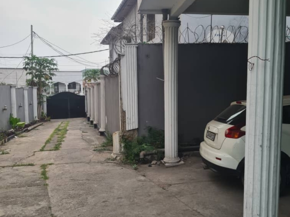 Appartement au rez-de-chaussée mise en location dans la commune de Ngaliema 3 Appartement