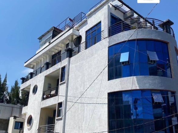 IMMEUBLE MISE EN VENTÉ AU CENTRE VILLE DE GOMA A QUELQUES METTRES DE LA GRANDE BARRIÈRE 17 scaled 1000640247