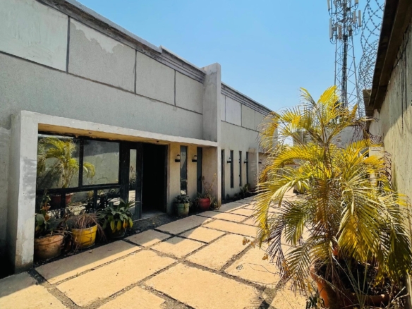 MAISON À VENDRE DANS LA VILLE DE LUBUMBASHI QUARTIER GOLF MÉTÉO2 50 scaled 1005474894