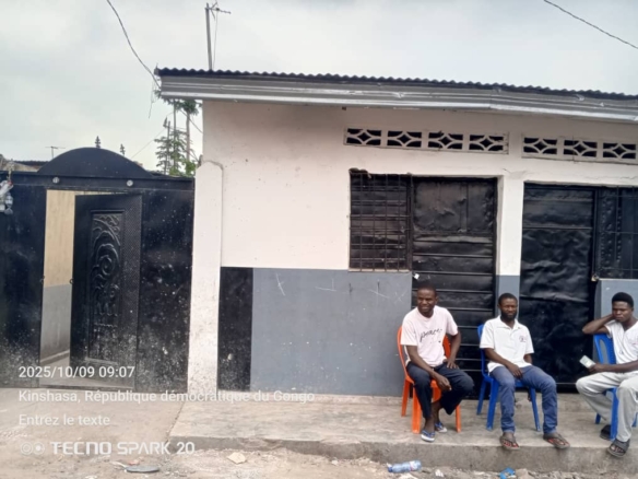 Parcelle à vendre usage locatif avec 6 portes à la N’sele / Quartier Terre Jaune 24 Parcelle