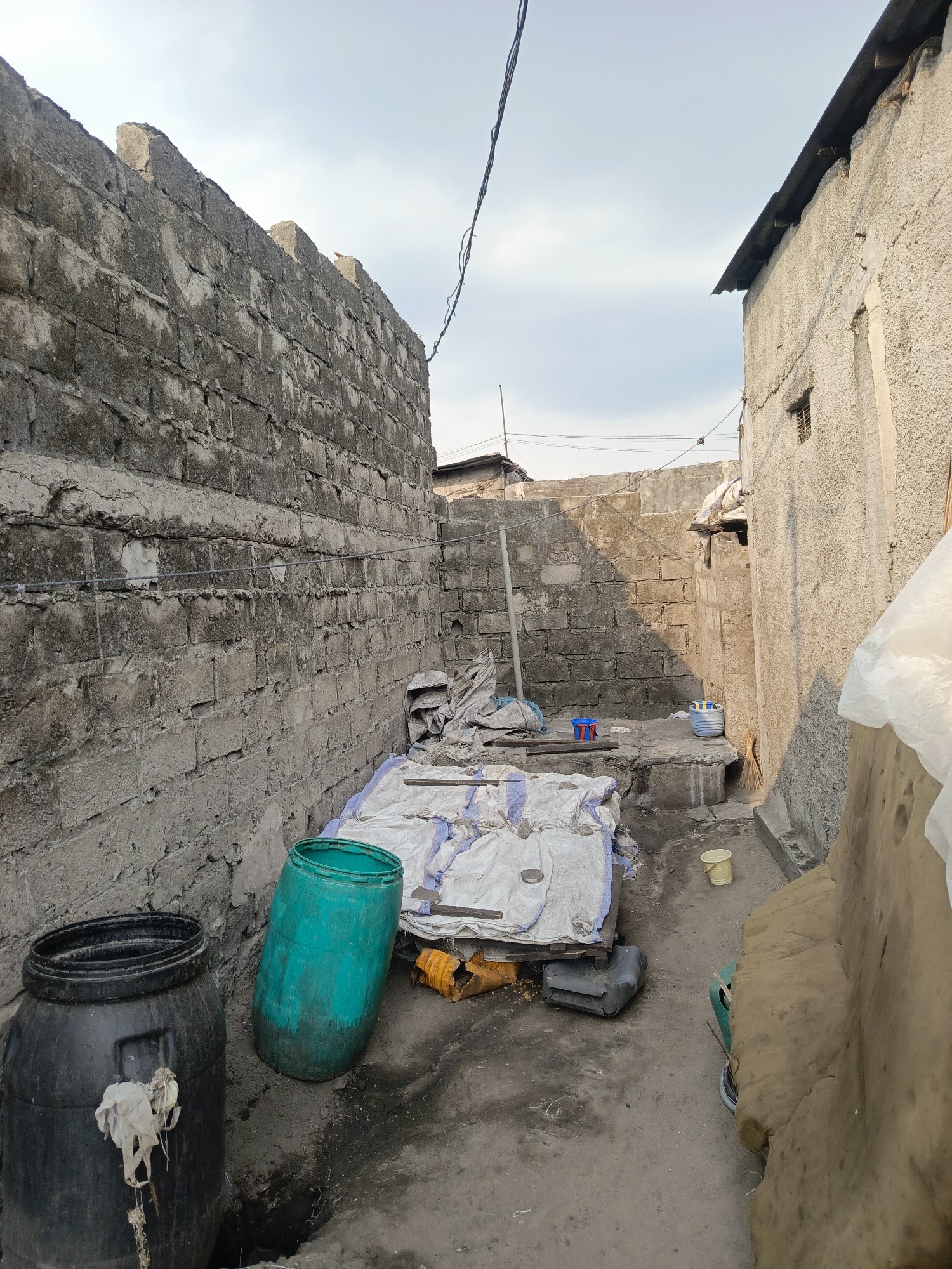 scaled_1005752350