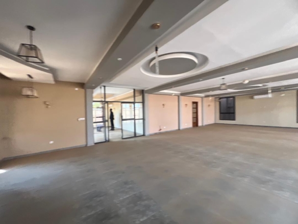 SALLE POLYVALENTE A LOUER VILLE DE LUBUMBASHI 10 scaled IMG 20251009 WA0103 1