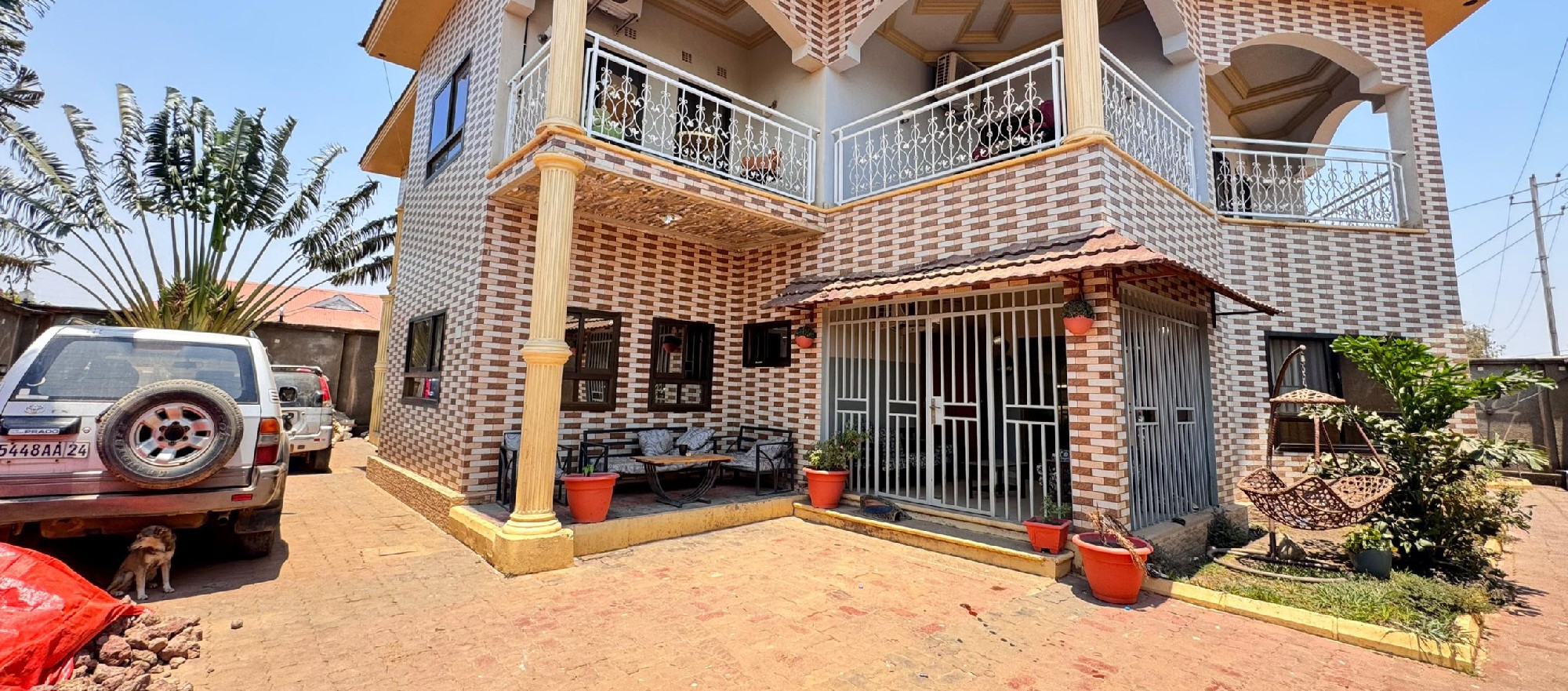 MAISON