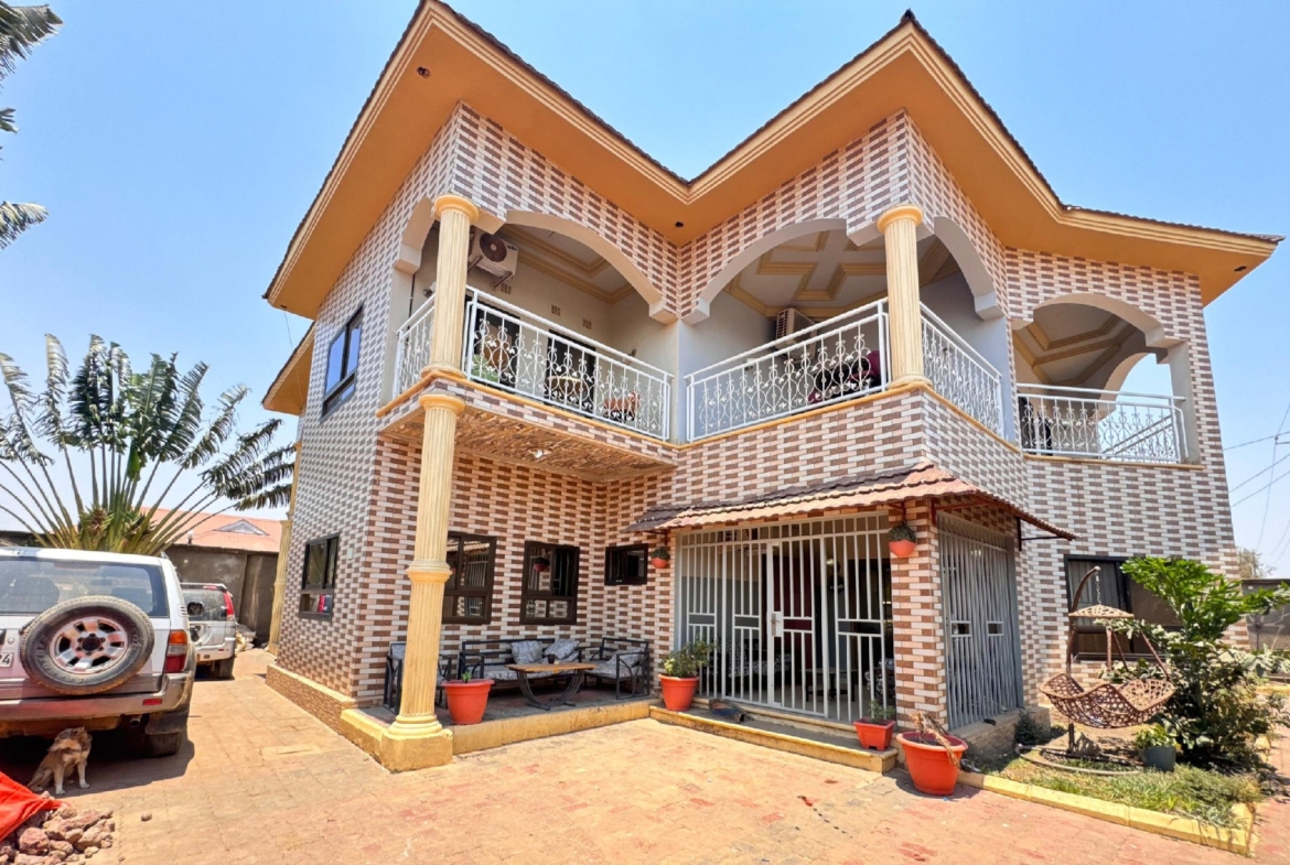 MAISON