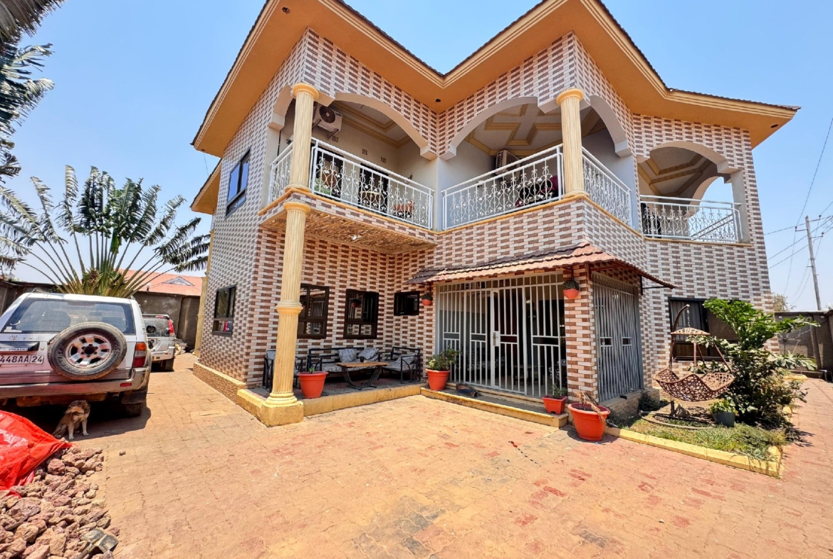 MAISON