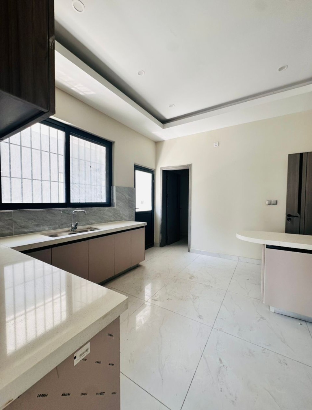 scaled_1001740247 appartements