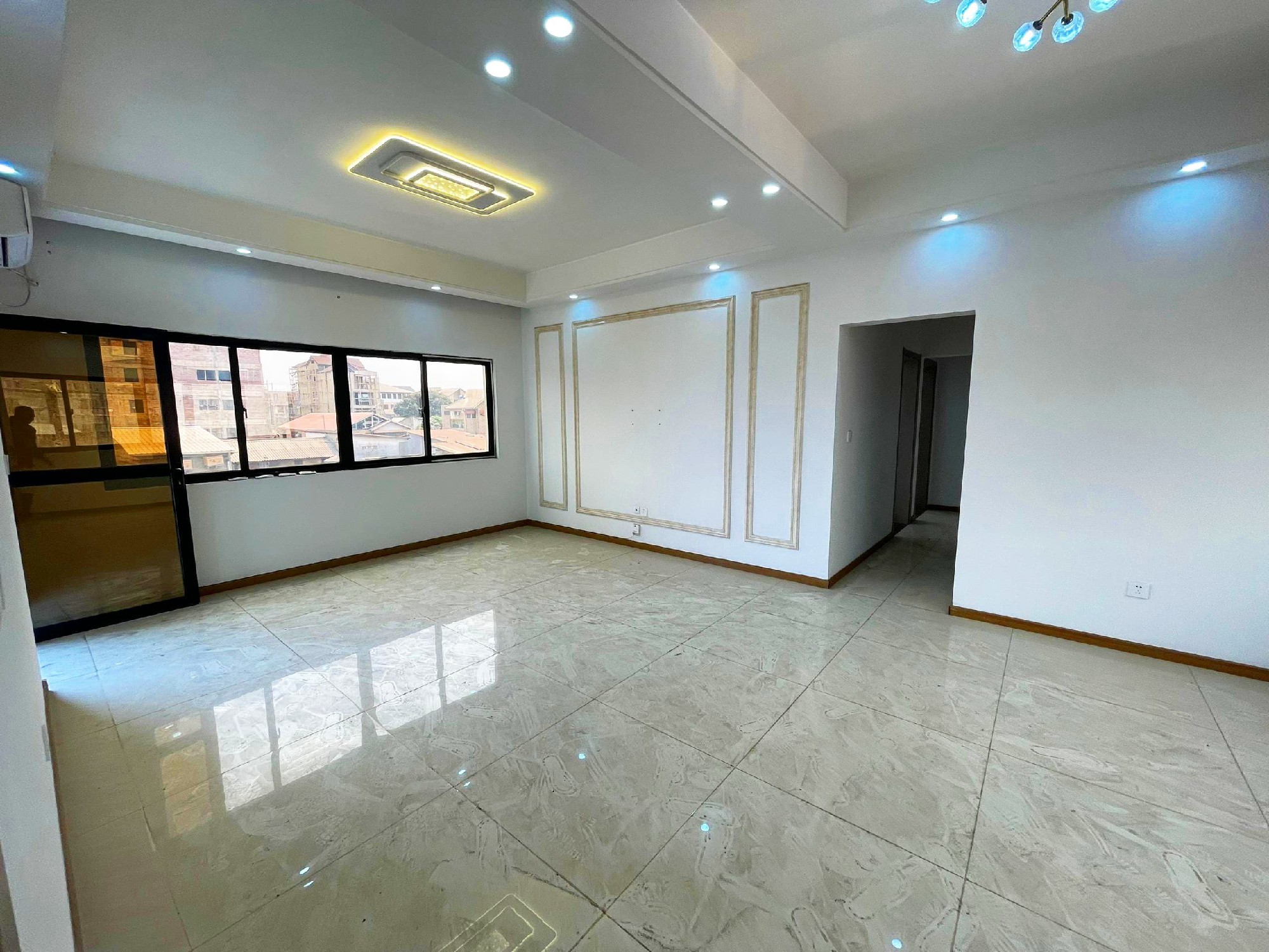 scaled_1001782314 Appartement