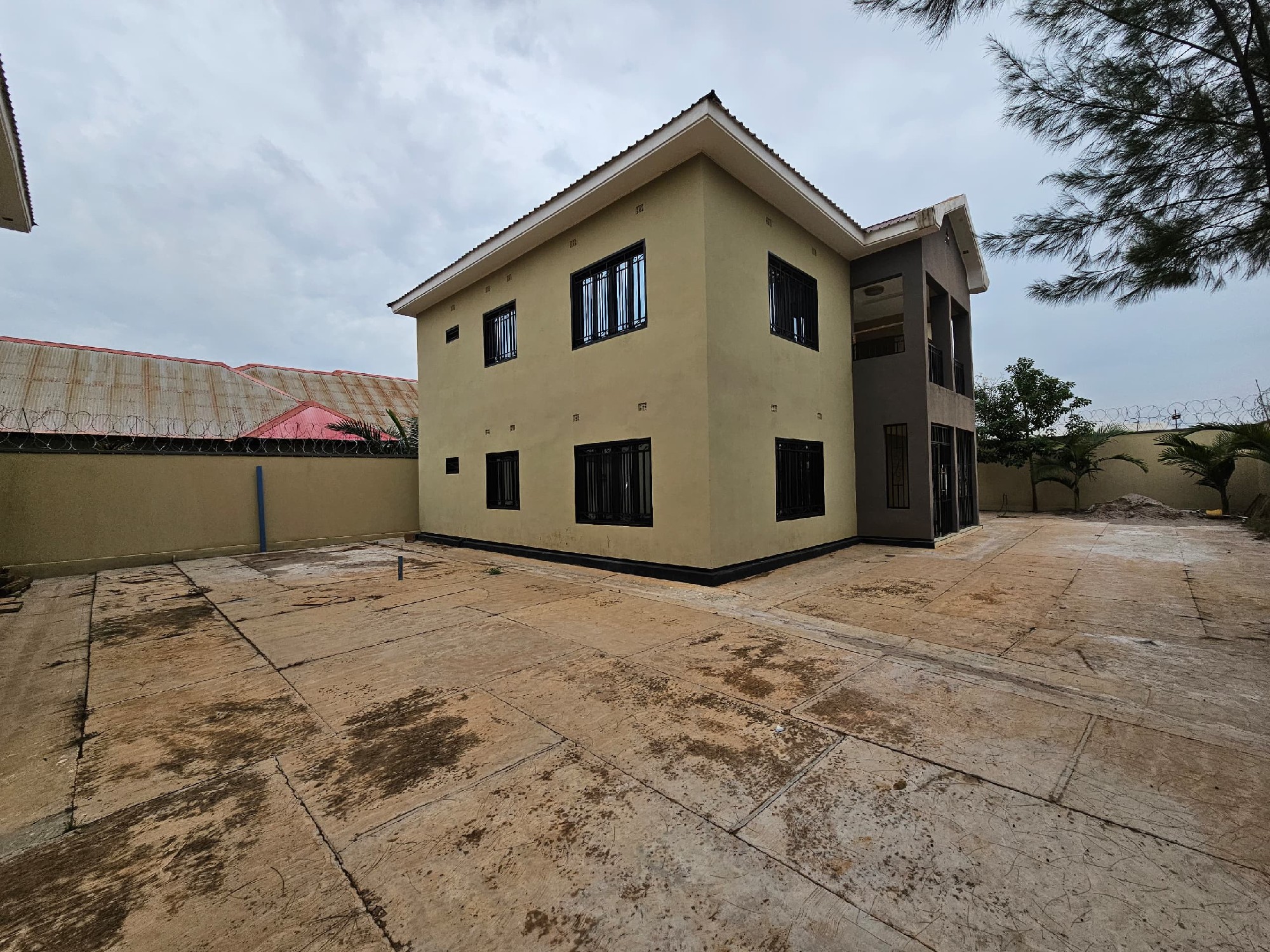 scaled_1005897616 MAISON