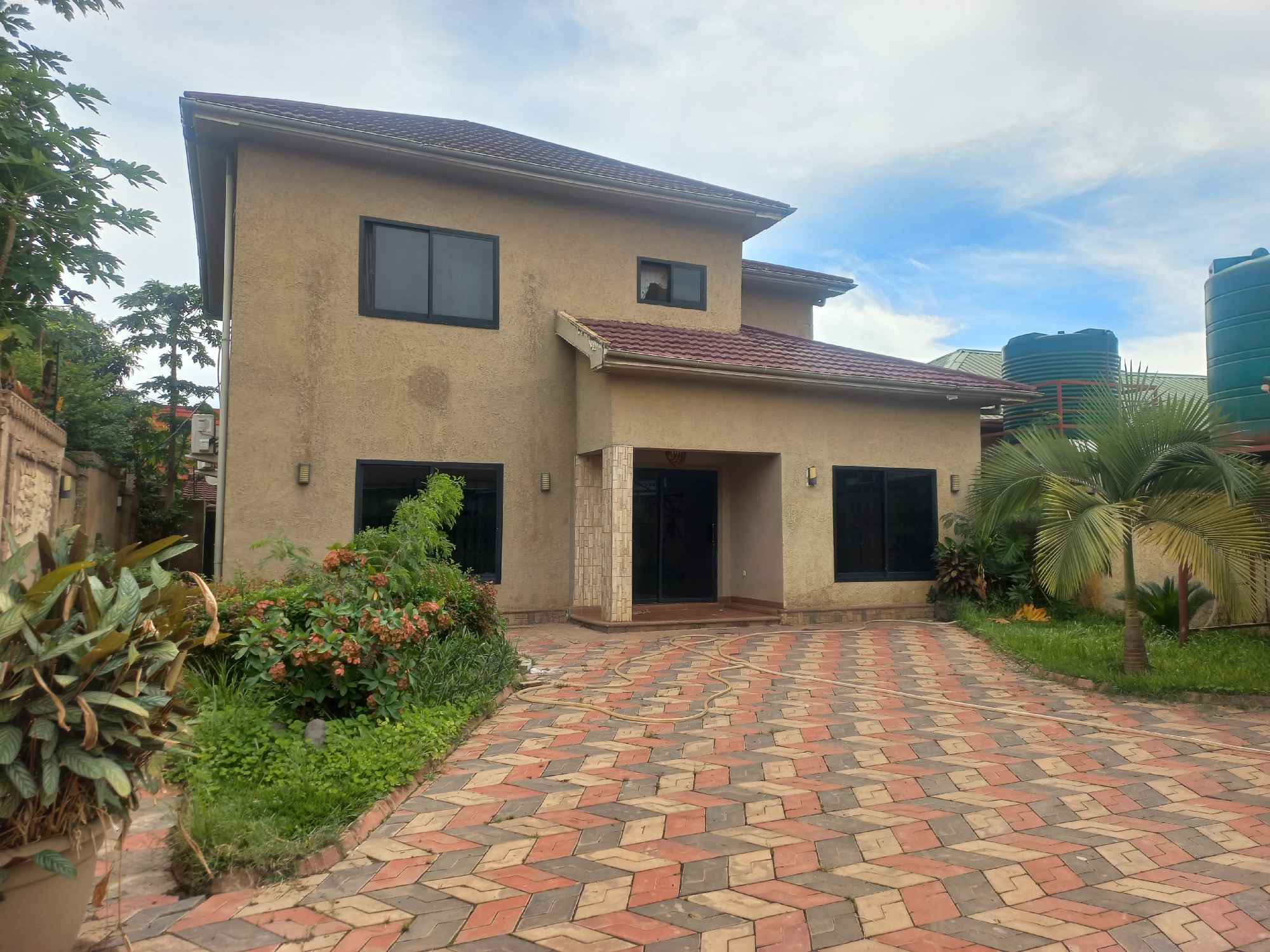 scaled_20251118_140014