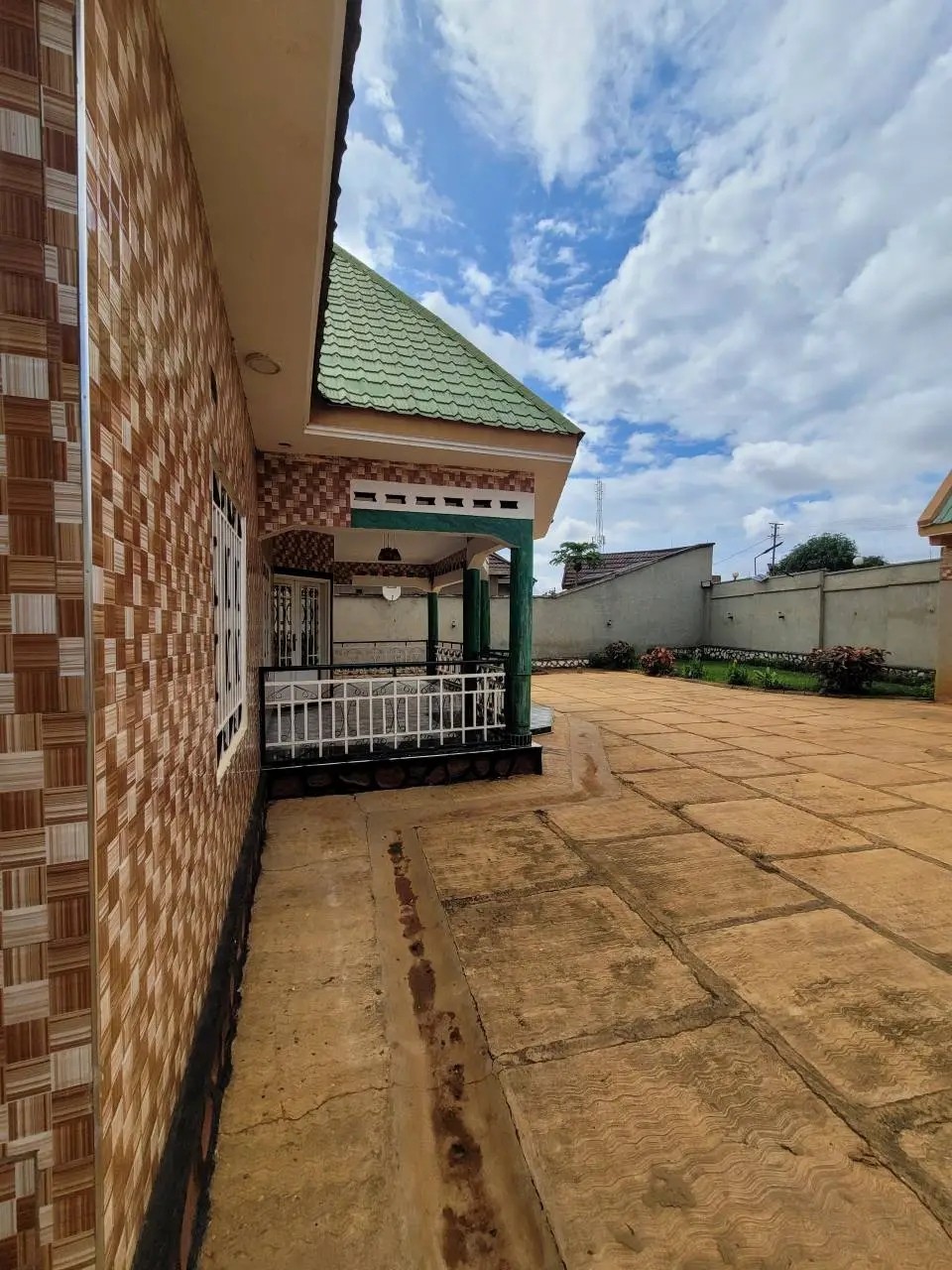 scaled_1774436880485