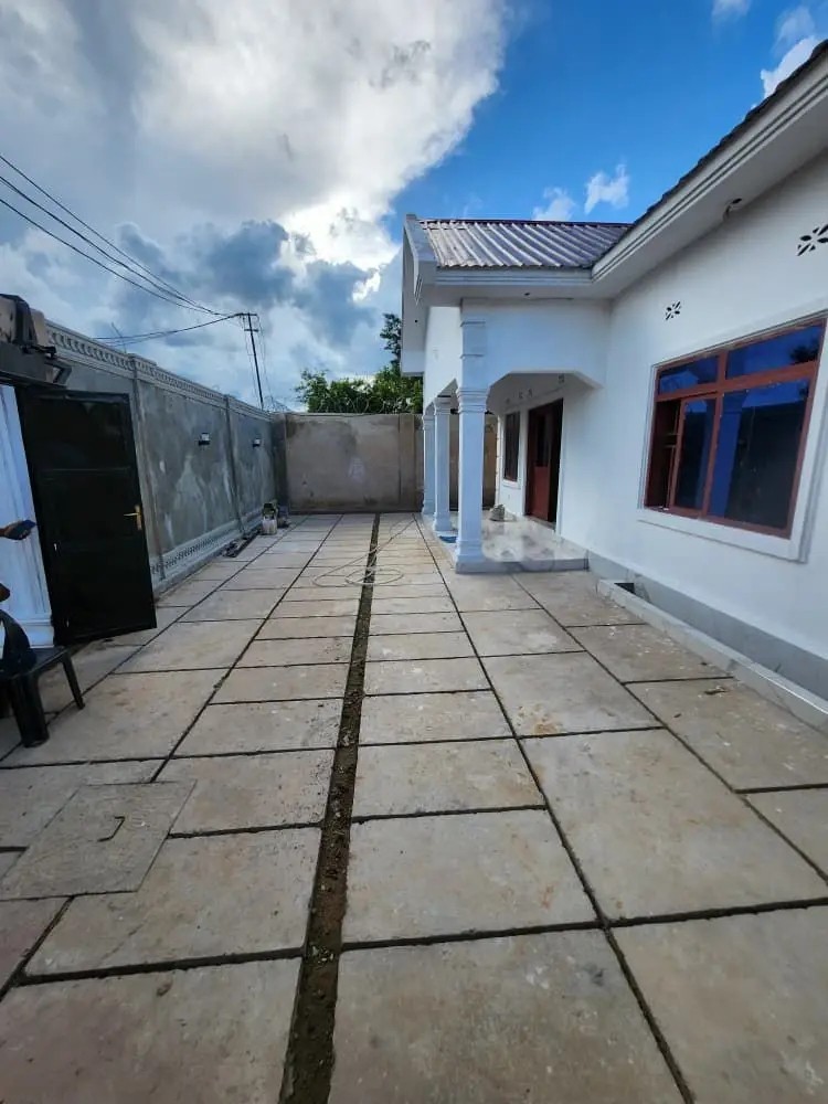 scaled_1774827943816