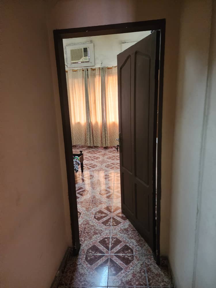 scaled_1007191985 Appartement à Vendre – Gombe, Kinshasa