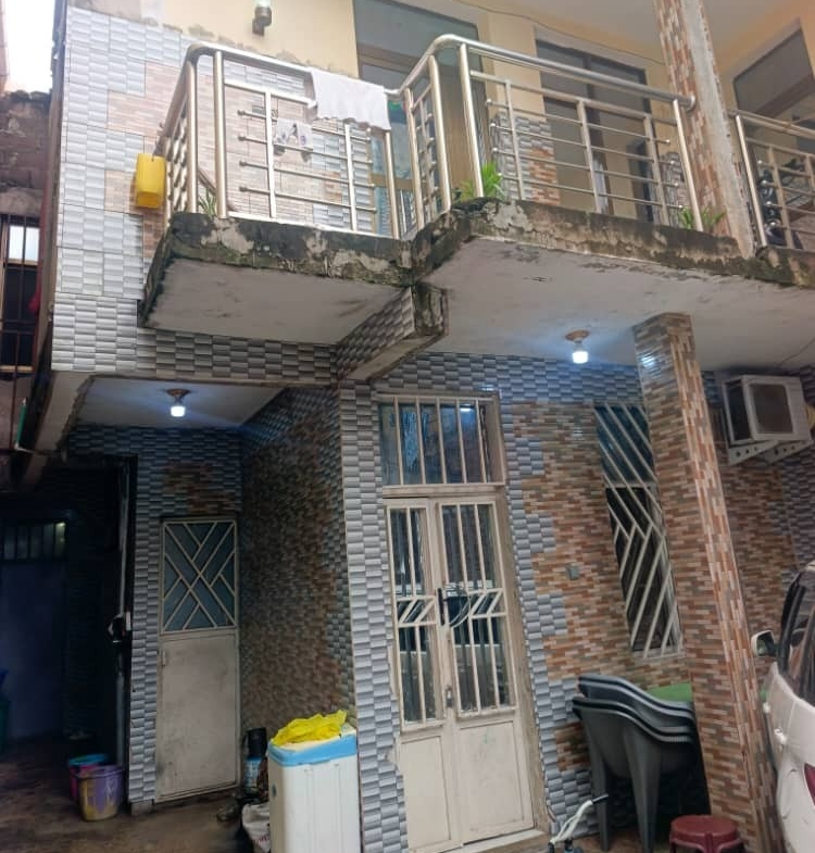 Immeuble à Vendre – Mont-Ngafula, Kinshasa