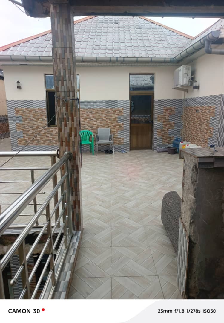 scaled_1000001373 Immeuble à Vendre – Mont-Ngafula, Kinshasa
