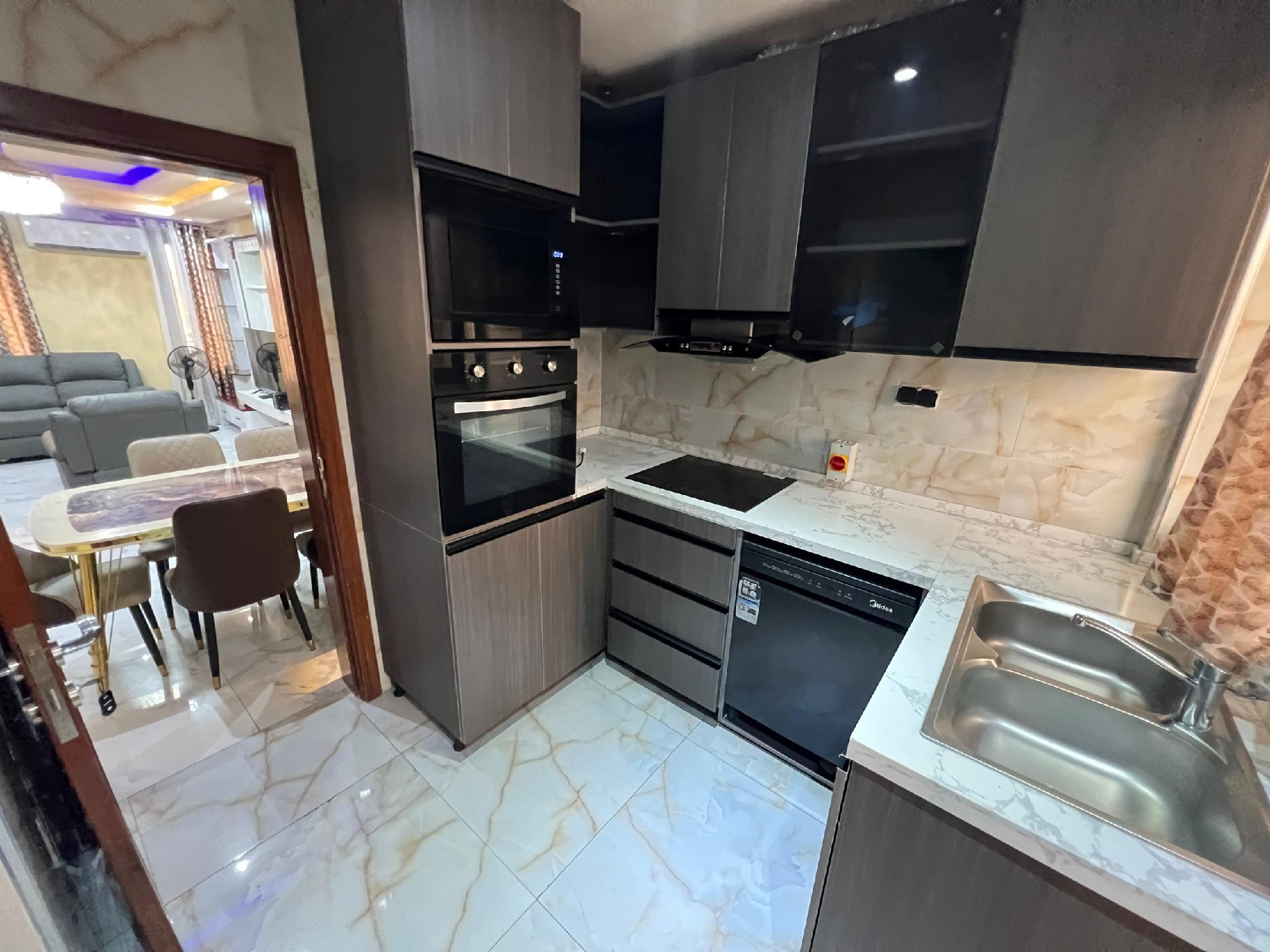 scaled_1001045487 Appartement à Louer – Kintambo, Kinshasa