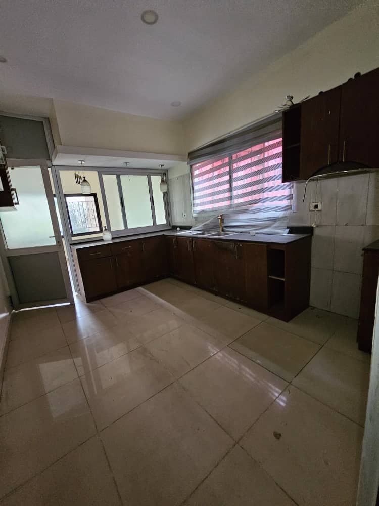 Maison à Louer – Gombe, Kinshasa